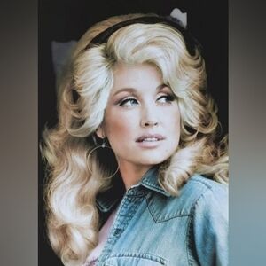 Dolly Parton DIY 5D Full Round Drill Diamond Painting
